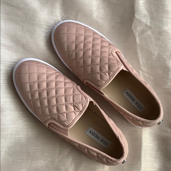 STEVE MADDEN ECCENTRIQ Quilted Sneakers - Picture 2 of 6